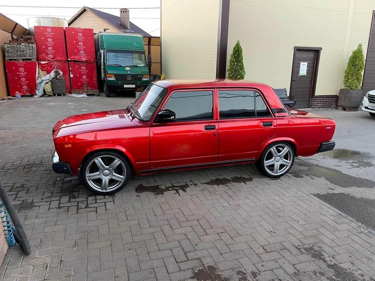 Купить б/у LADA (ВАЗ) 2107 1982-2012 1.7 MT (80 л.с.) бензин механика в ...
