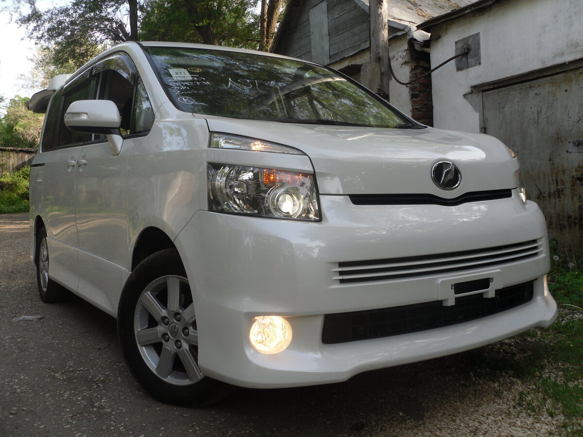 Toyota Voxy 2007