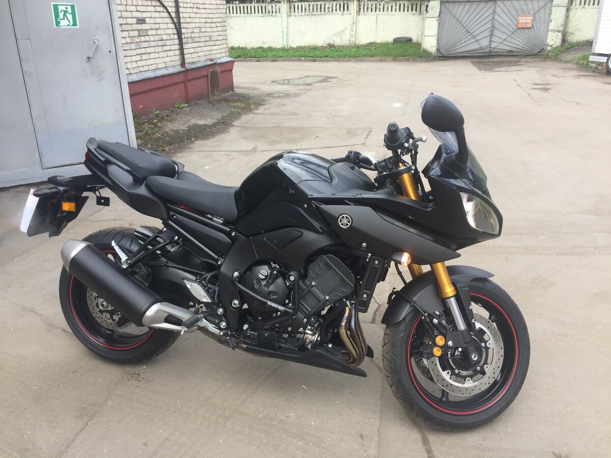 Мотоцикл Ямаха fz8 черный