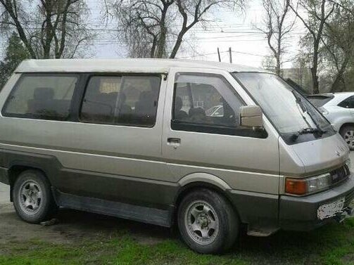 Ниссан дизель 1990