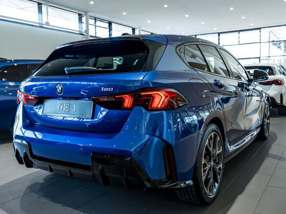 Купить новый BMW 1 серии IV (F70) 120i 1.5 AMT (170 л.с.) бензин робот ...