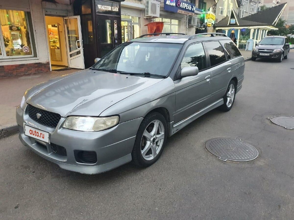Nissan Avenir 2000