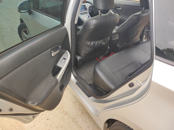 2013 Toyota Prius III Рестайлинг (XW30), серый, 1150000 рублей - вид 9