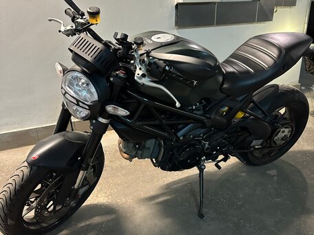 Ducati Monster 1100 6 naked bike 2013 1 100 000