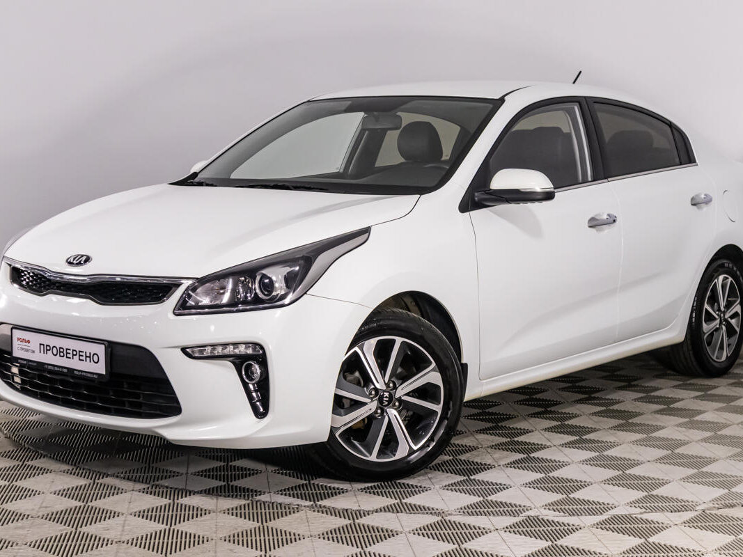 Купить б/у Kia Rio IV 1.6 MT (123 л.с.) бензин механика в Санкт-Петербурге: белы