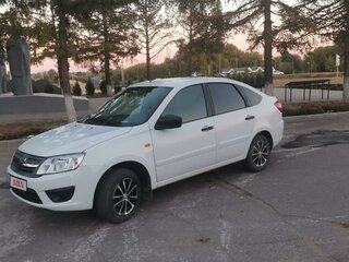 2015 Lada (ВАЗ) Granta I, белый, 670000 рублей, вид 1