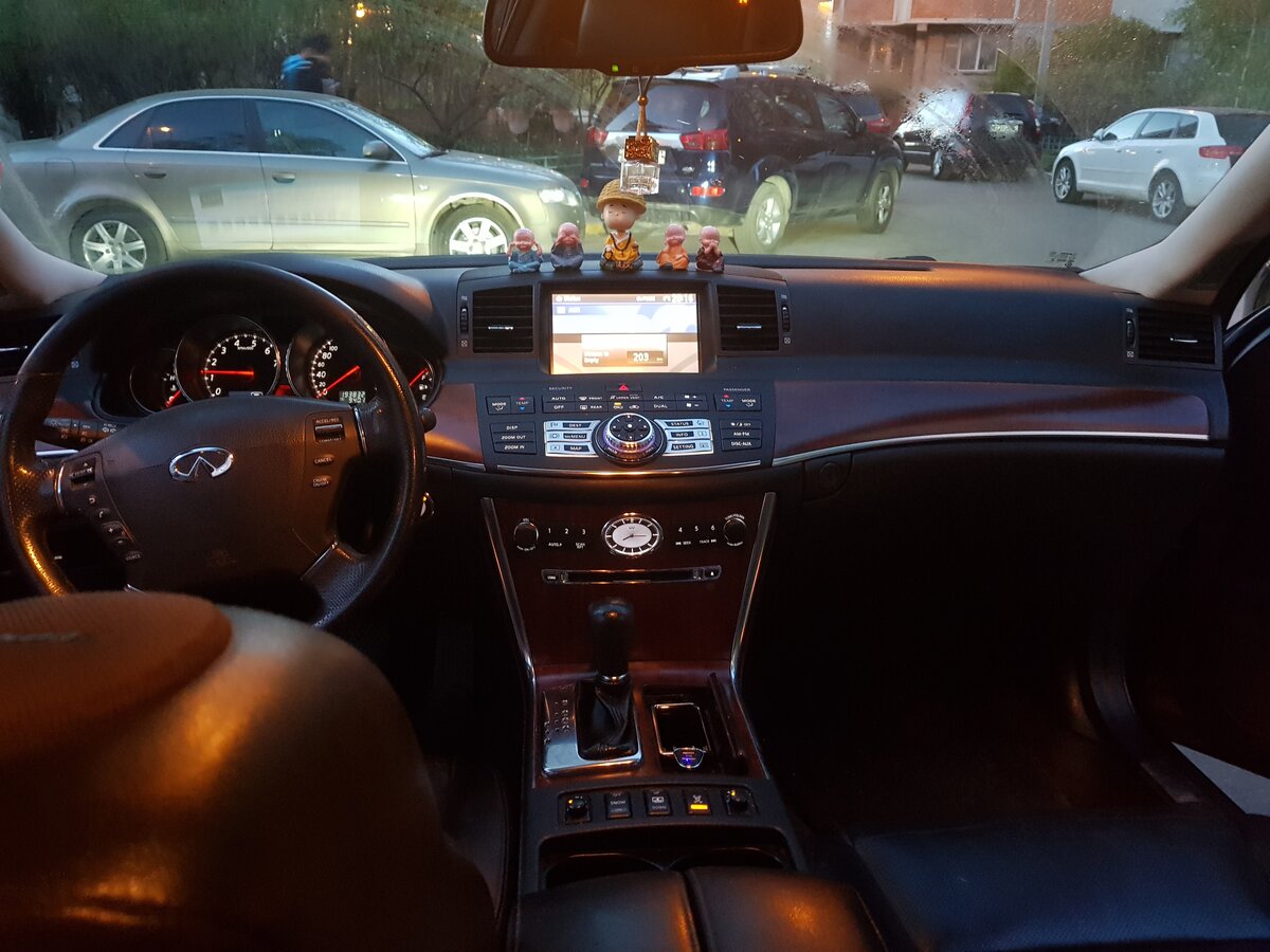 Infiniti m35 Night