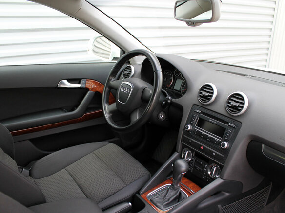 2009 Audi A3 II (8P) Рестайлинг 2, белый - вид 9
