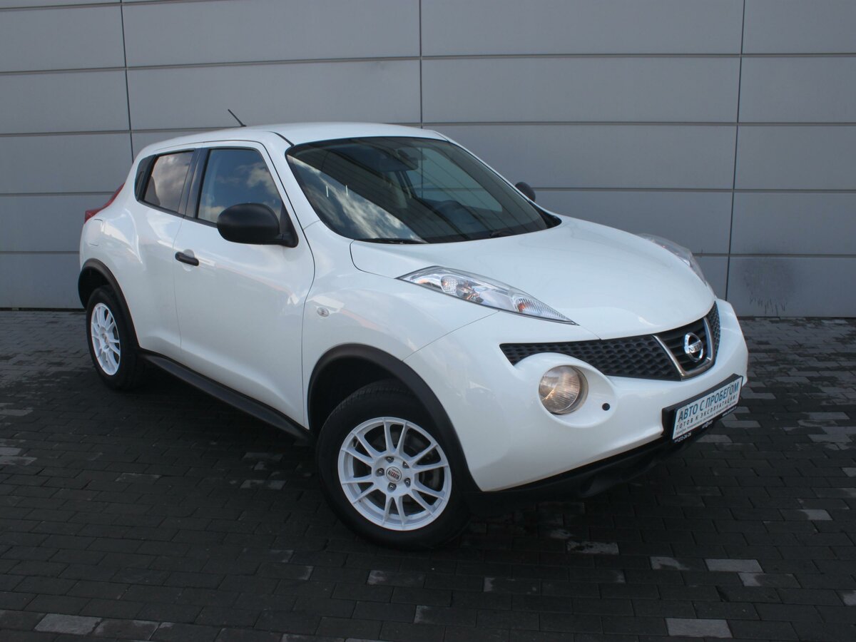 Ниссан Жук 2013 белый 4wd