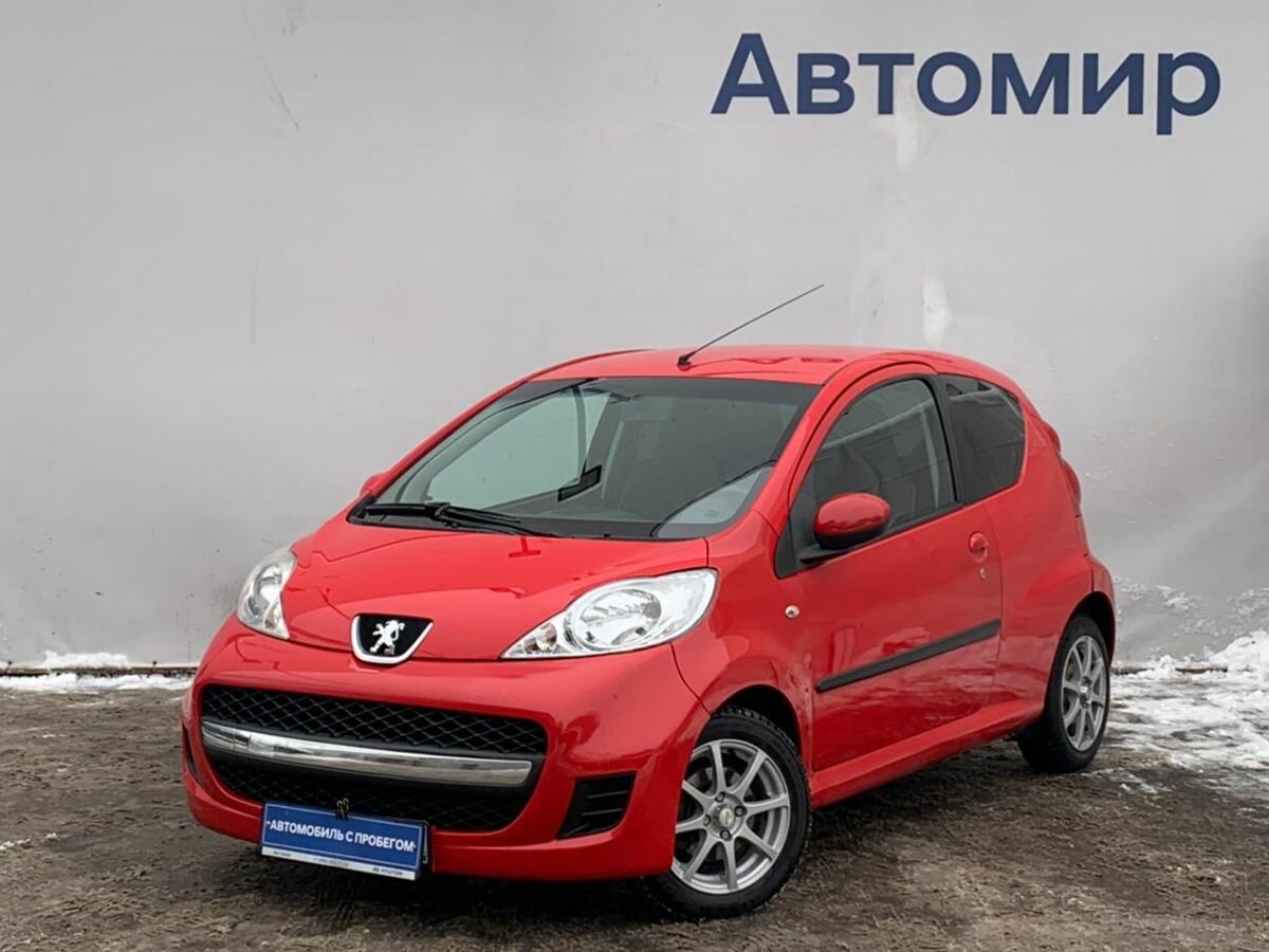 Купить б/у Peugeot 107 I Рестайлинг 1.0 AMT (68 л.с.) бензин робот в ...