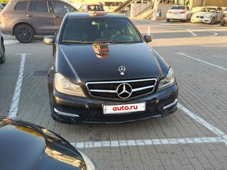 2011 Mercedes-Benz C-Класс 180 BlueEFFICIENCY III (W204) Рестайлинг, чёрный, 1400000 рублей, вид 3