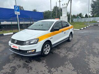 2018 Volkswagen Polo V Рестайлинг, белый, 630000 рублей, вид 1
