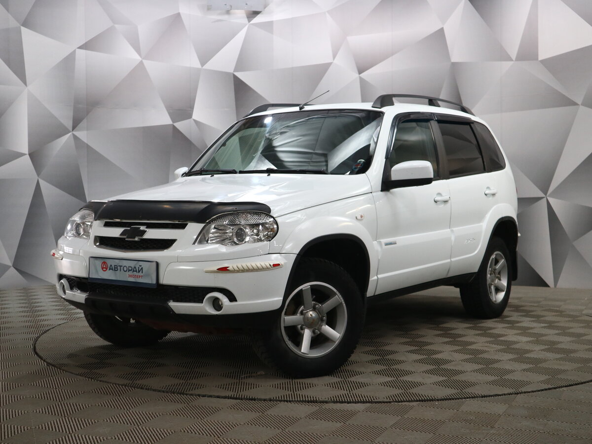 Купить нива шевроле фото новая Новая Chevrolet Niva все-таки пойдет в производство: Минпромторг одобрил госгара