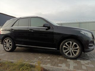 2016 Mercedes-Benz GLE 300 I (W166), чёрный, 2800000 рублей, вид 1