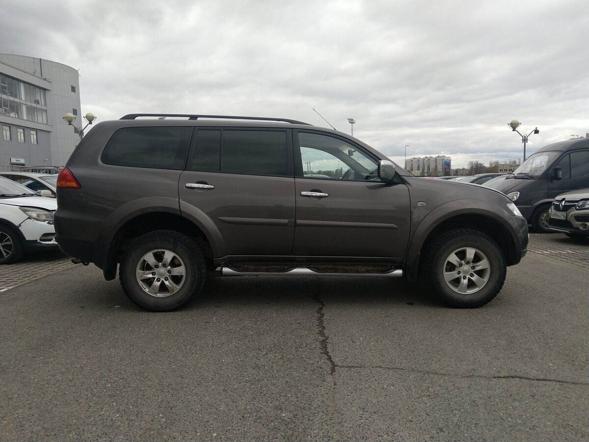Купить б/у Mitsubishi Pajero Sport II 2.5d AT (178 л.с.) 4WD дизель ...