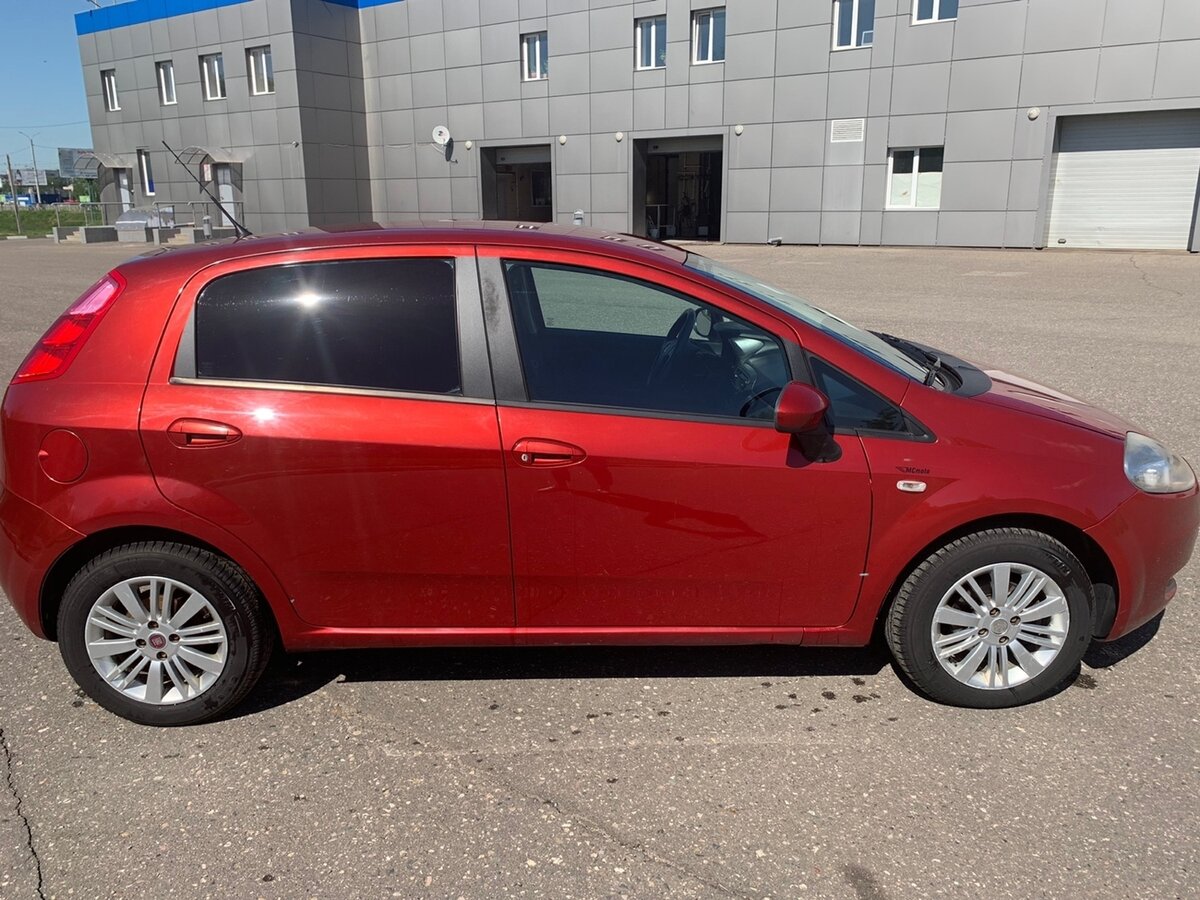Купить б/у Fiat Punto III Grande Punto 1.4 AMT (77 л.с.) бензин робот в ...
