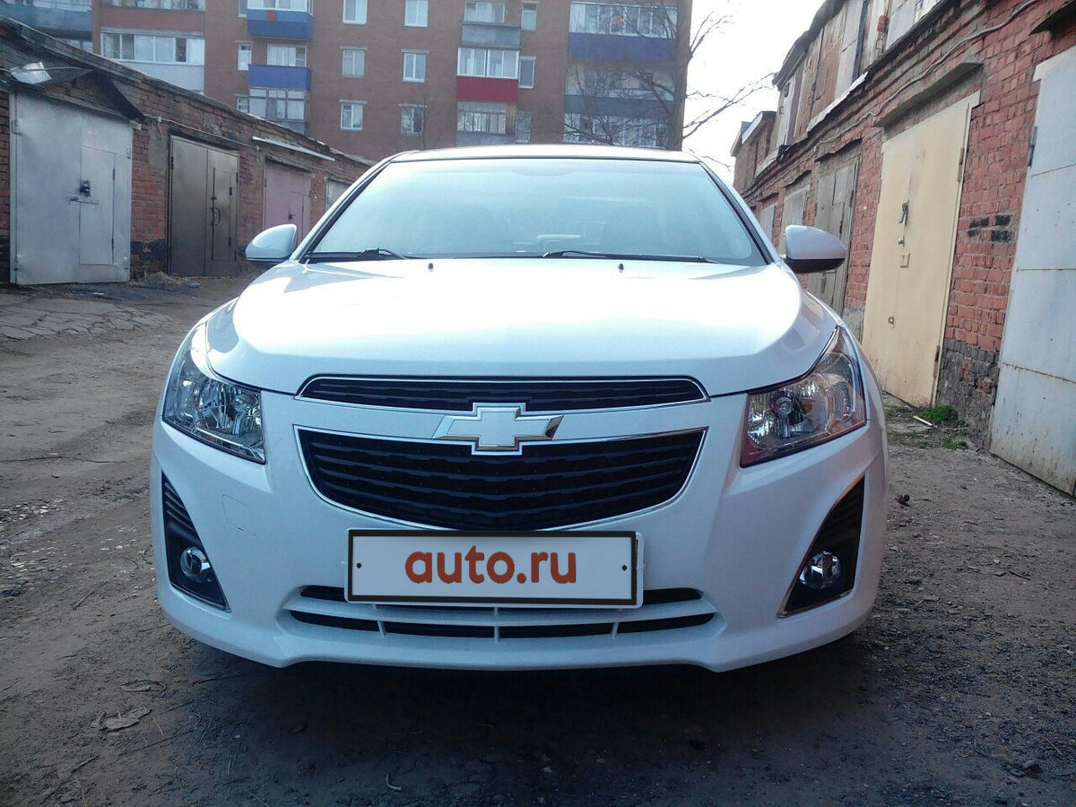 Белый Шевроле Круз драйв 2