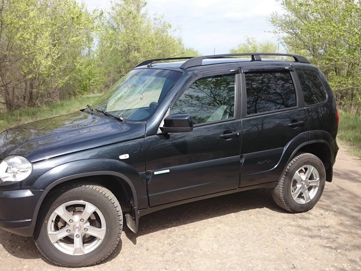 Niva Chevrolet 2014 чёрная