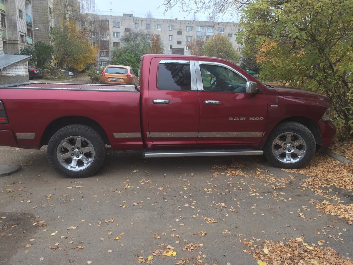 Dodge пикап красный