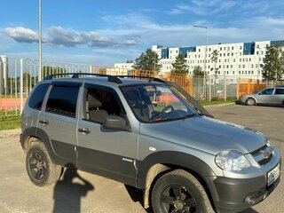 2015 Chevrolet Niva I Рестайлинг, серый, 650000 рублей, вид 1