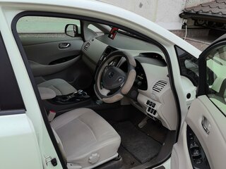 2012 Nissan Leaf I (ZE0/AZE0), белый, 490000 рублей, вид 1