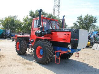 2024 ХТЗ Т-150К, красный, 1870000 рублей, вид 1