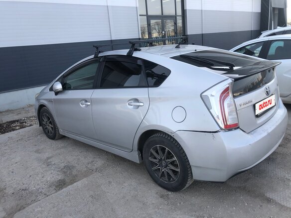 2011 Toyota Prius III Рестайлинг (XW30), серый, 850000 рублей - вид 5