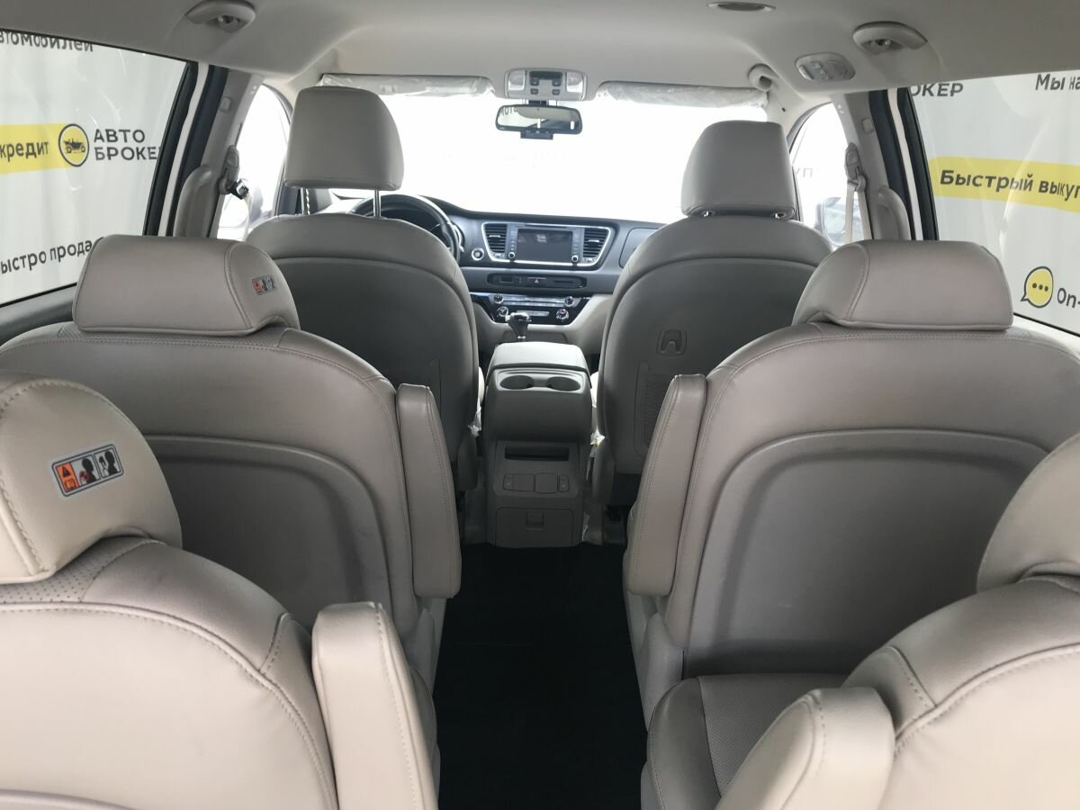Kia Carnival Р±РµР»С‹Р№