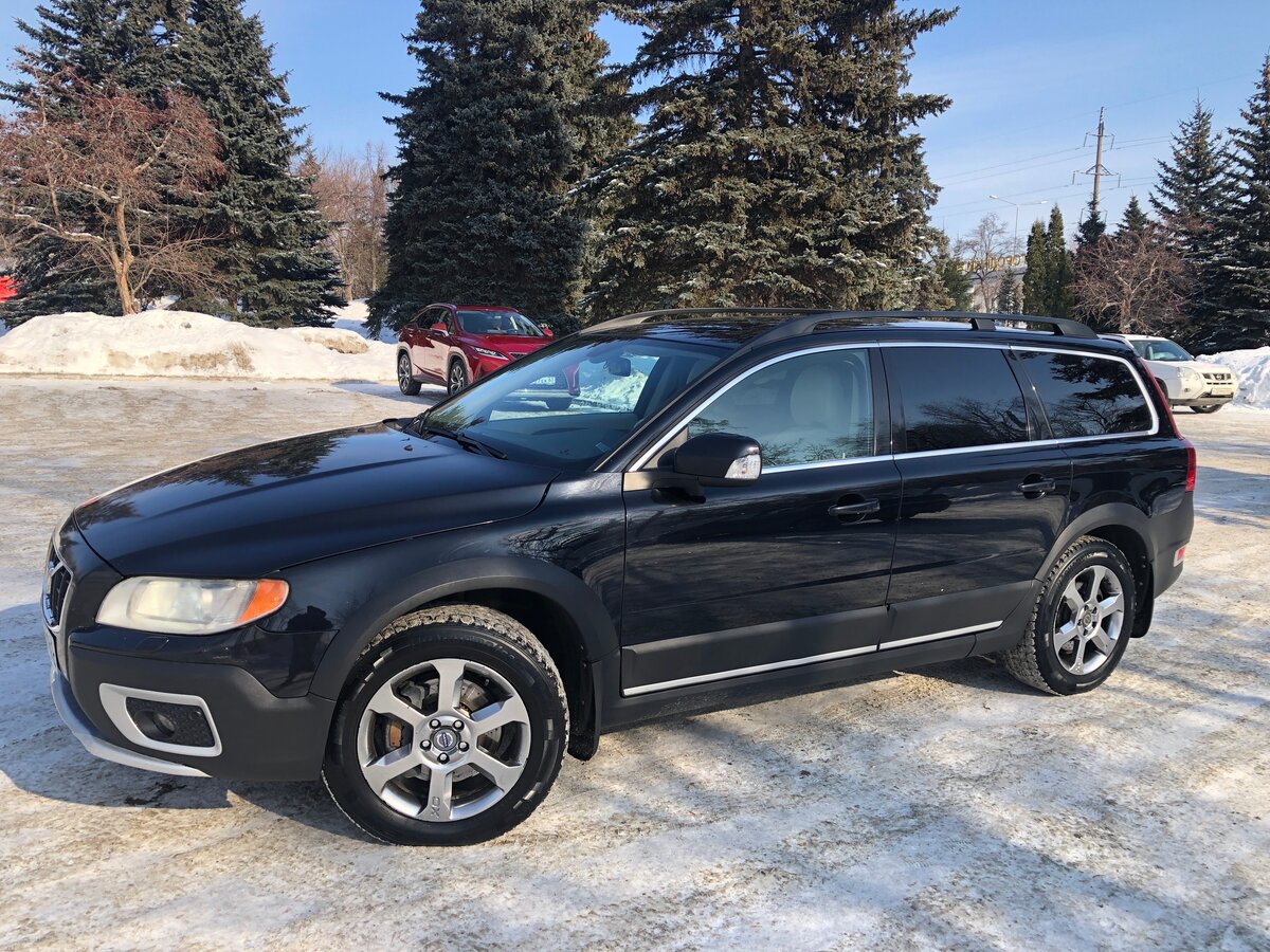 Купить б/у Volvo XC70 II 3.2 AT (238 л.с.) 4WD бензин