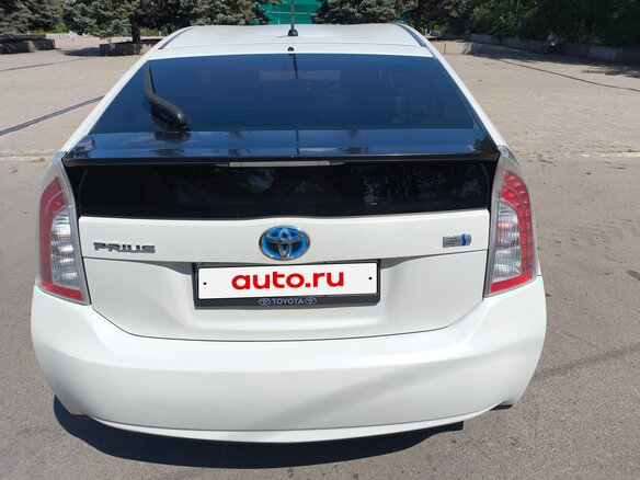 2015 Toyota Prius III Рестайлинг (XW30), белый, 1351000 рублей - вид 1
