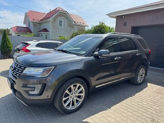 2017 Ford Explorer V Рестайлинг 2, серый, 2050000 рублей, вид 1
