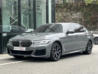 2022 BMW 5 серии 530i VII (G30/G31) Рестайлинг, серый, 3585000 рублей, вид 1