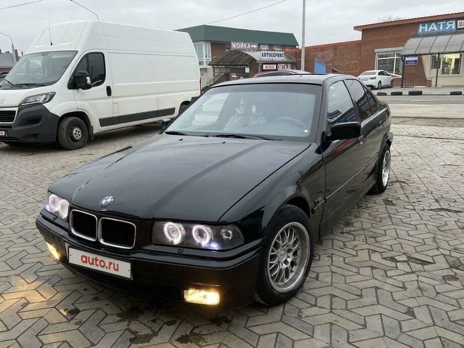 Купить б/у BMW 3 серии III (E36) 316i 1.6 MT (102 л.с