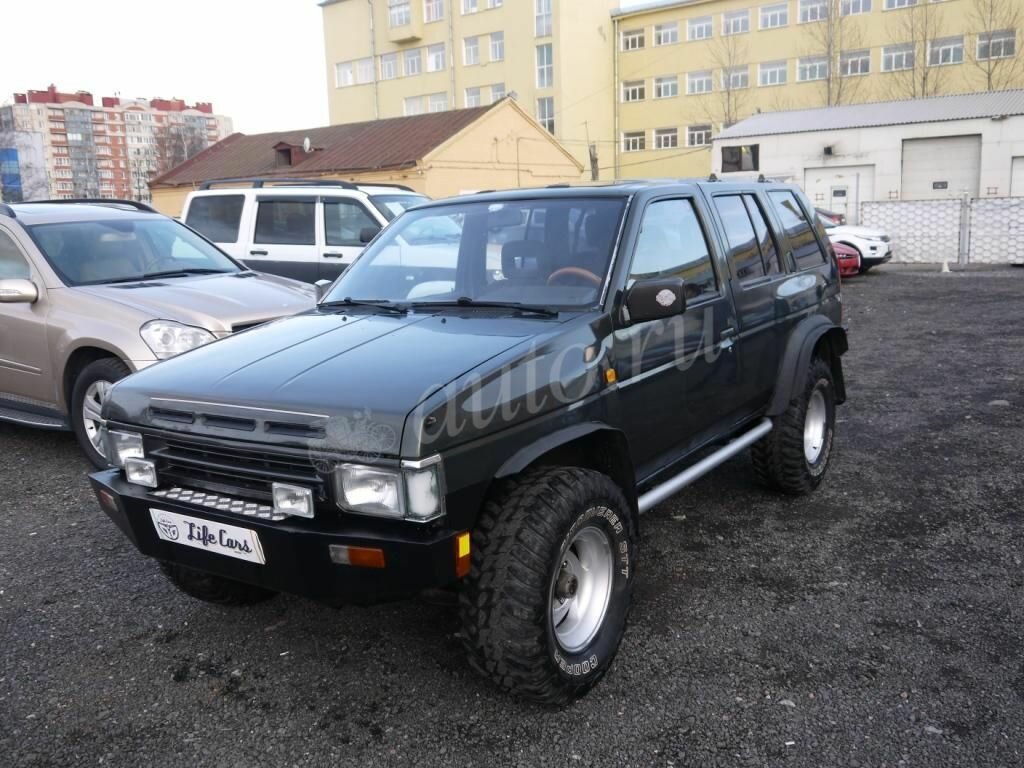 Внедорожник Ниссан Террано