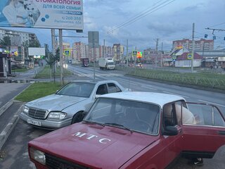 1993 Lada (ВАЗ) 2105, красный, 40000 рублей, вид 1