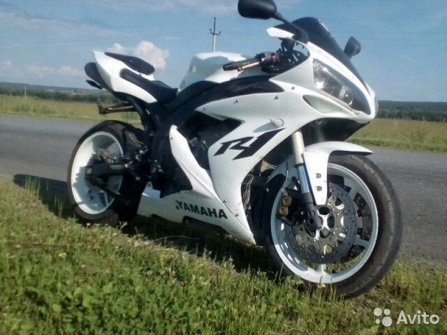 Yamaha r1 на закате