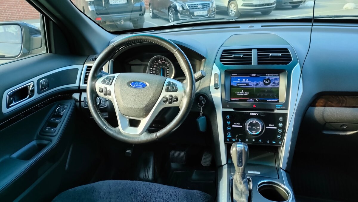 Ford explorer черный