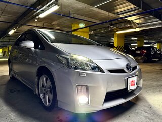 2009 Toyota Prius III (XW30), серебристый, 1030000 рублей, вид 1