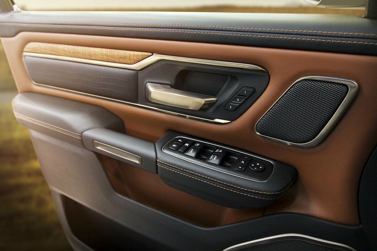 Ram 1500 Laramie Longhorn