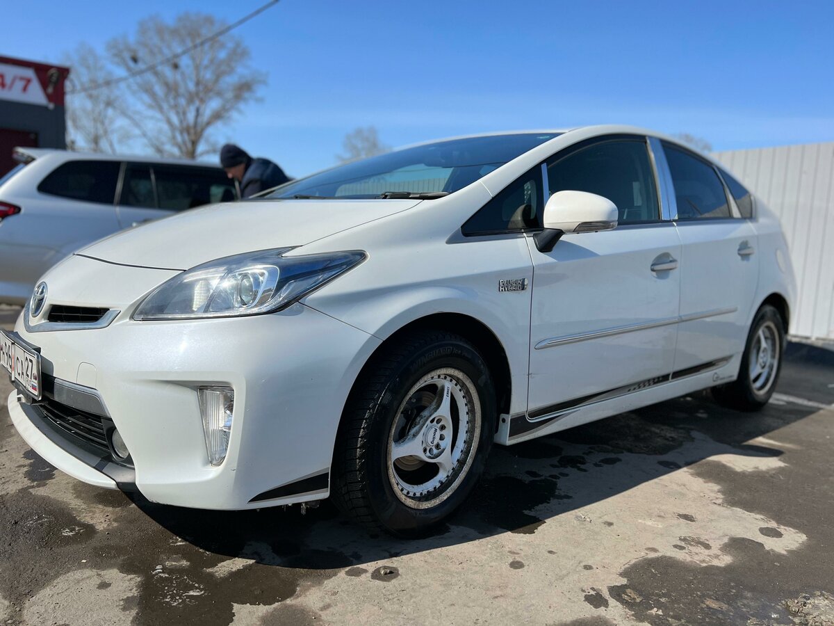 Toyota Prius PHV 2012