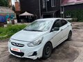2013 Hyundai Solaris I, белый, 395000 рублей - вид 1