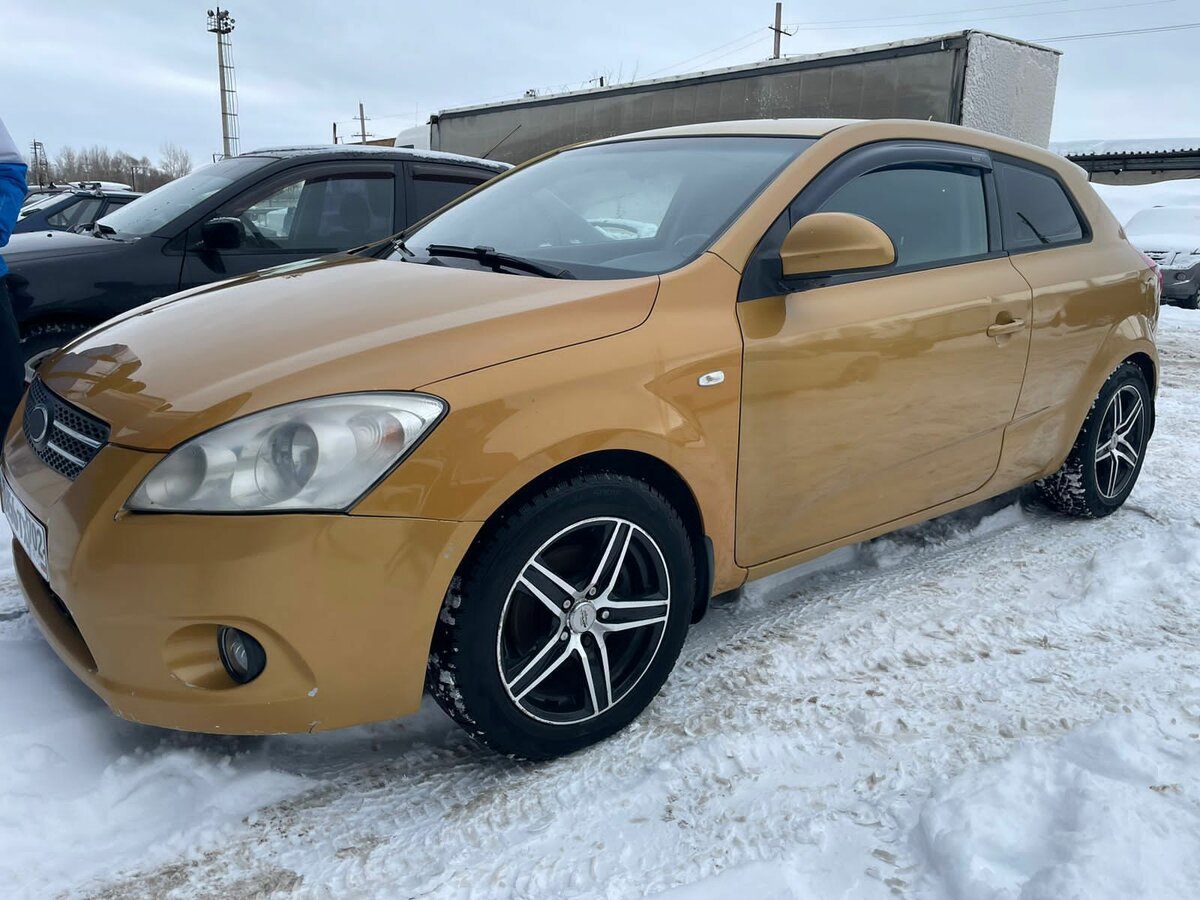 Купить б/у Kia Ceed I 1.6 MT (122 л.с.) бензин механика в Уфе: жёлтый ...