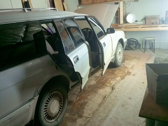 1995 Toyota Crown X (S150), серый, 500000 рублей - вид 3