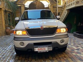 1997 Lincoln Navigator I, белый, 3000000 рублей, вид 4