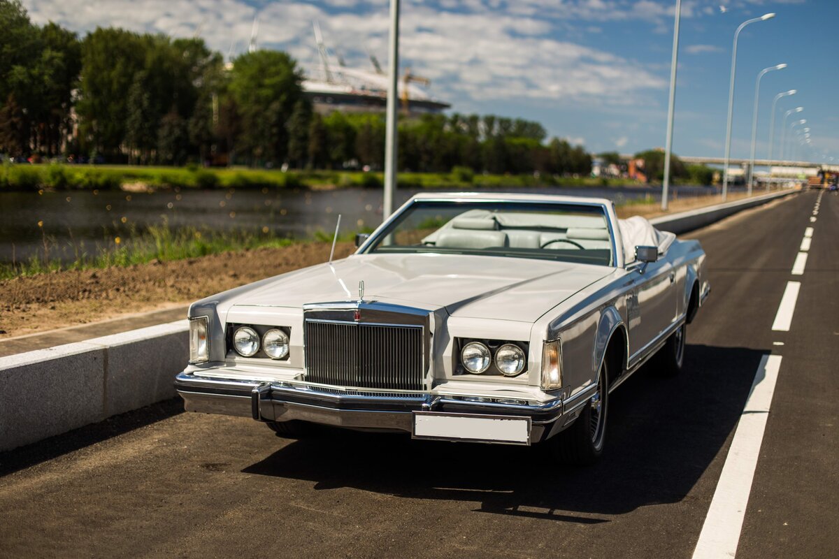 1977 Lincoln Continental V, серый, 5990000 рублей - вид 2.