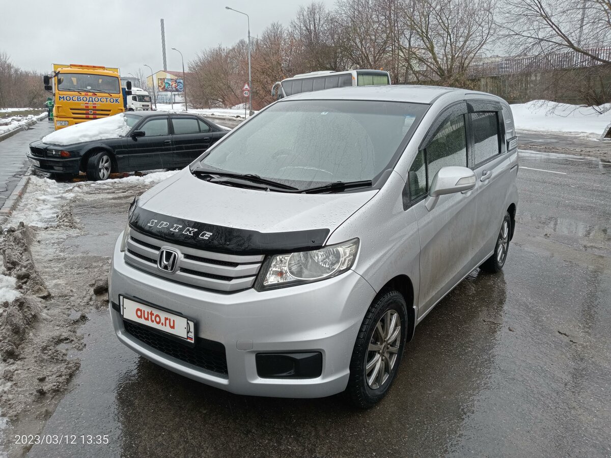 Купить б/у Honda Freed I Spike 1.5 AT (118 л.с.) 4WD бензин автомат в ...