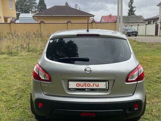 2013 Nissan Qashqai I Рестайлинг, серебристый, 890000 рублей, вид 4