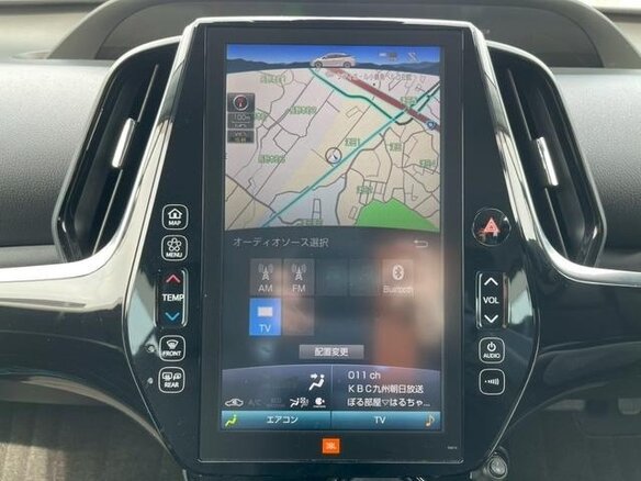 2022 Toyota Prius IV Рестайлинг (XW50), белый, 1560000 рублей - вид 18