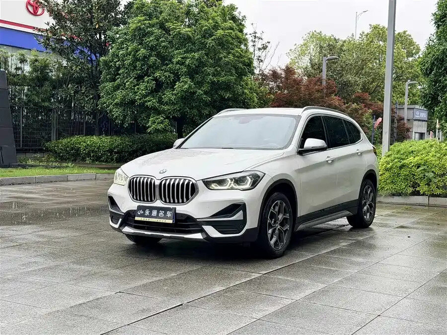 BMW X1 Long 20Li sDrive II (F48) Рестайлинг