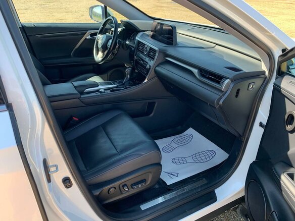 2020 Lexus RX 300 IV Рестайлинг, белый, 4450000 рублей - вид 12